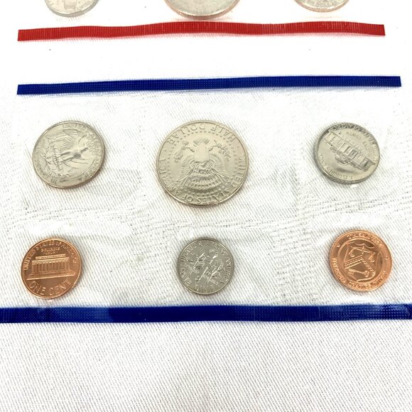 1992 Uncirculated United States Coin Proof Mint Set D and P Mint Marks - Picture 6 of 8